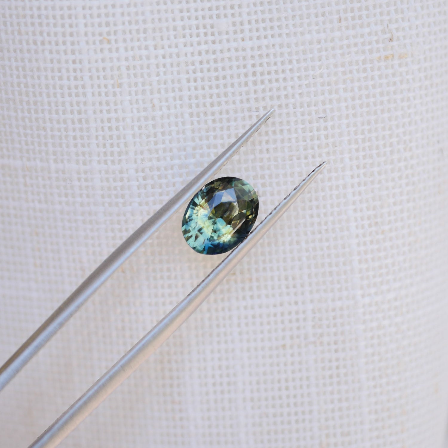 2.00 ctw Oval Blue Green Yellow Sapphire
