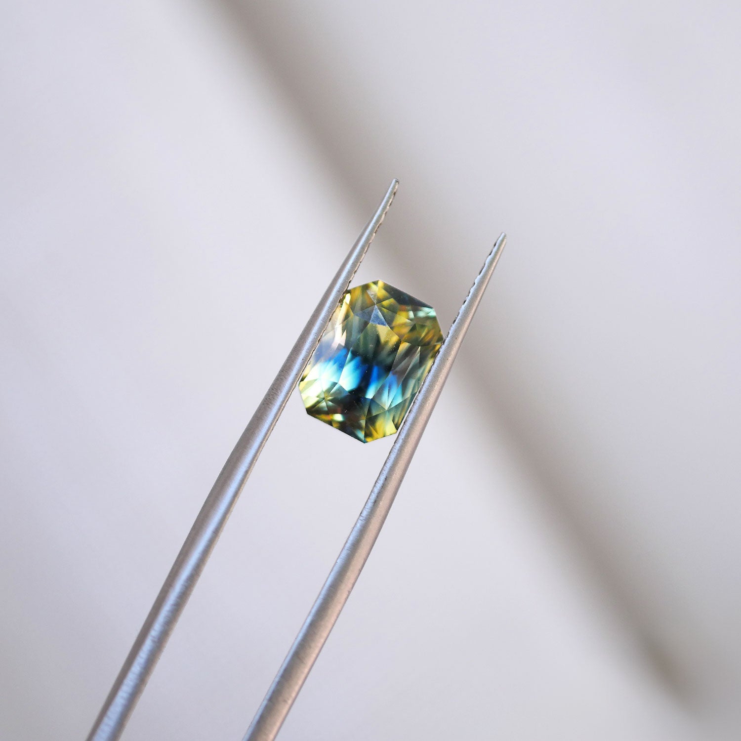 3.34 ctw Radiant Bi-color Blue Yellow Green Sapphire