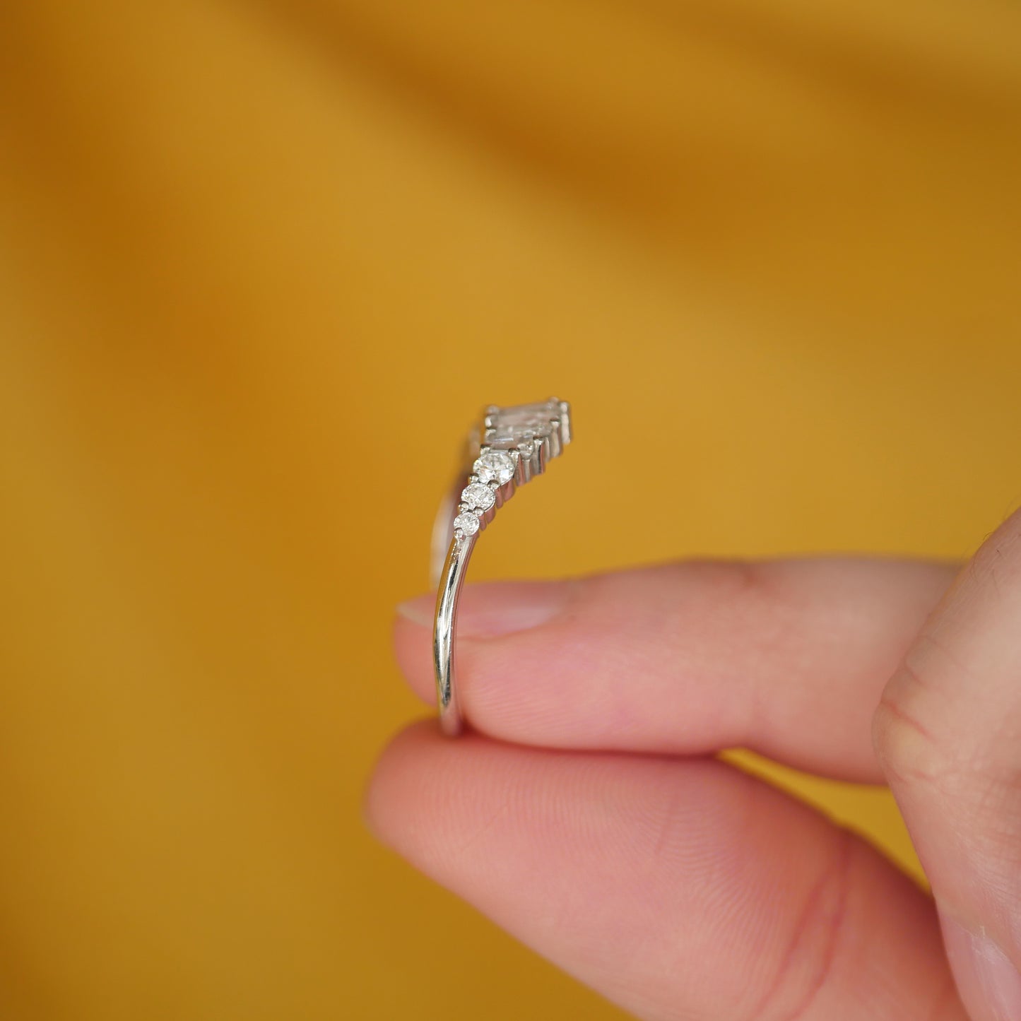 Baguette & Round Contour Band