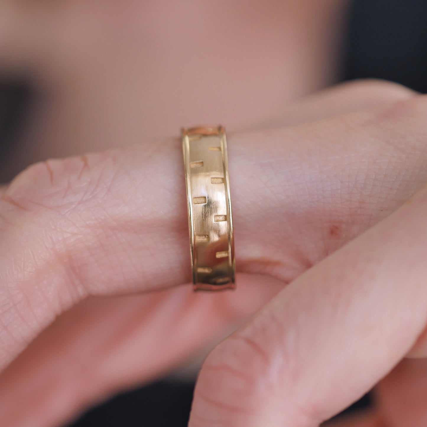 Deco Brick Pattern Band Ring