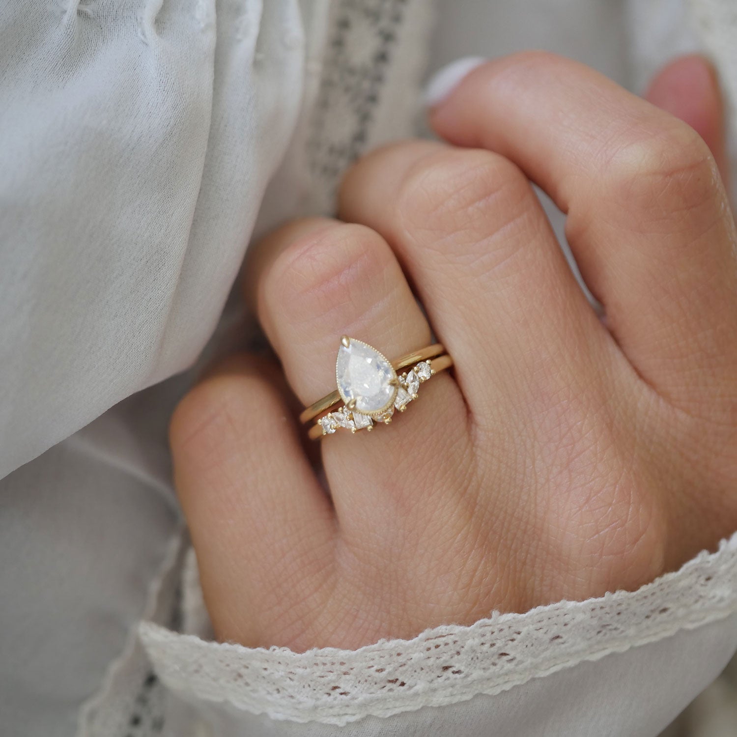 The Verdict Is In: Oval Engagement Rings Are Back And Here To Stay!