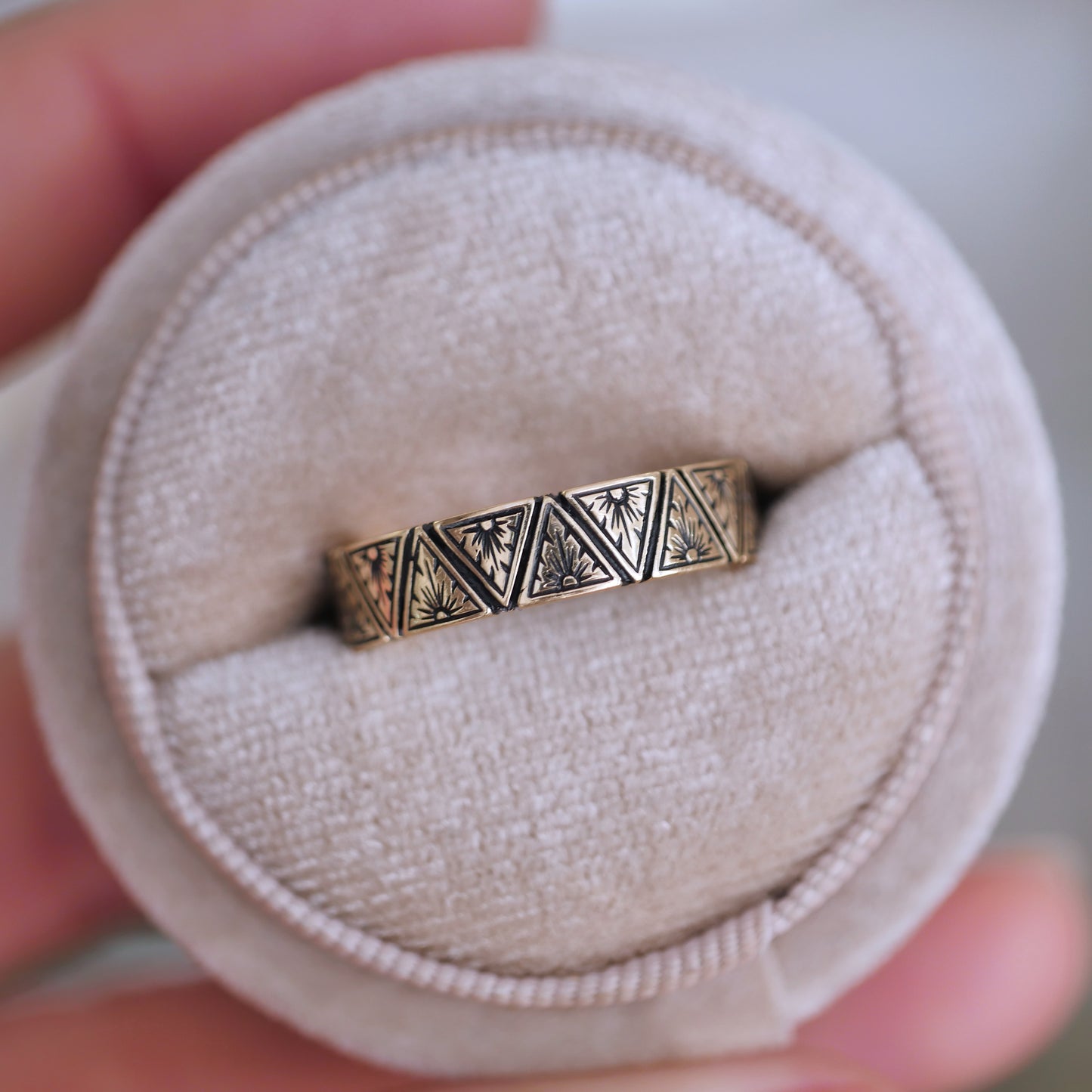 5mm Art Deco Engraved Triangle Ring