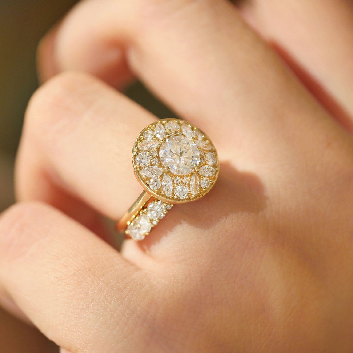 Ring 18kt White Gold Spiral Marquise & Round Diamonds – Albert Hern