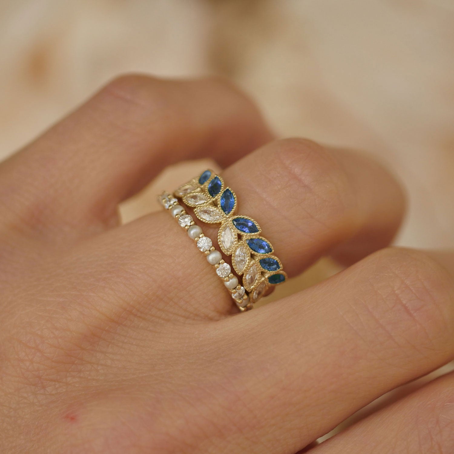 Unique 14K White Gold Diamond & Blue Sapphires Wedding Band for Men & Women  4.5ct 000816