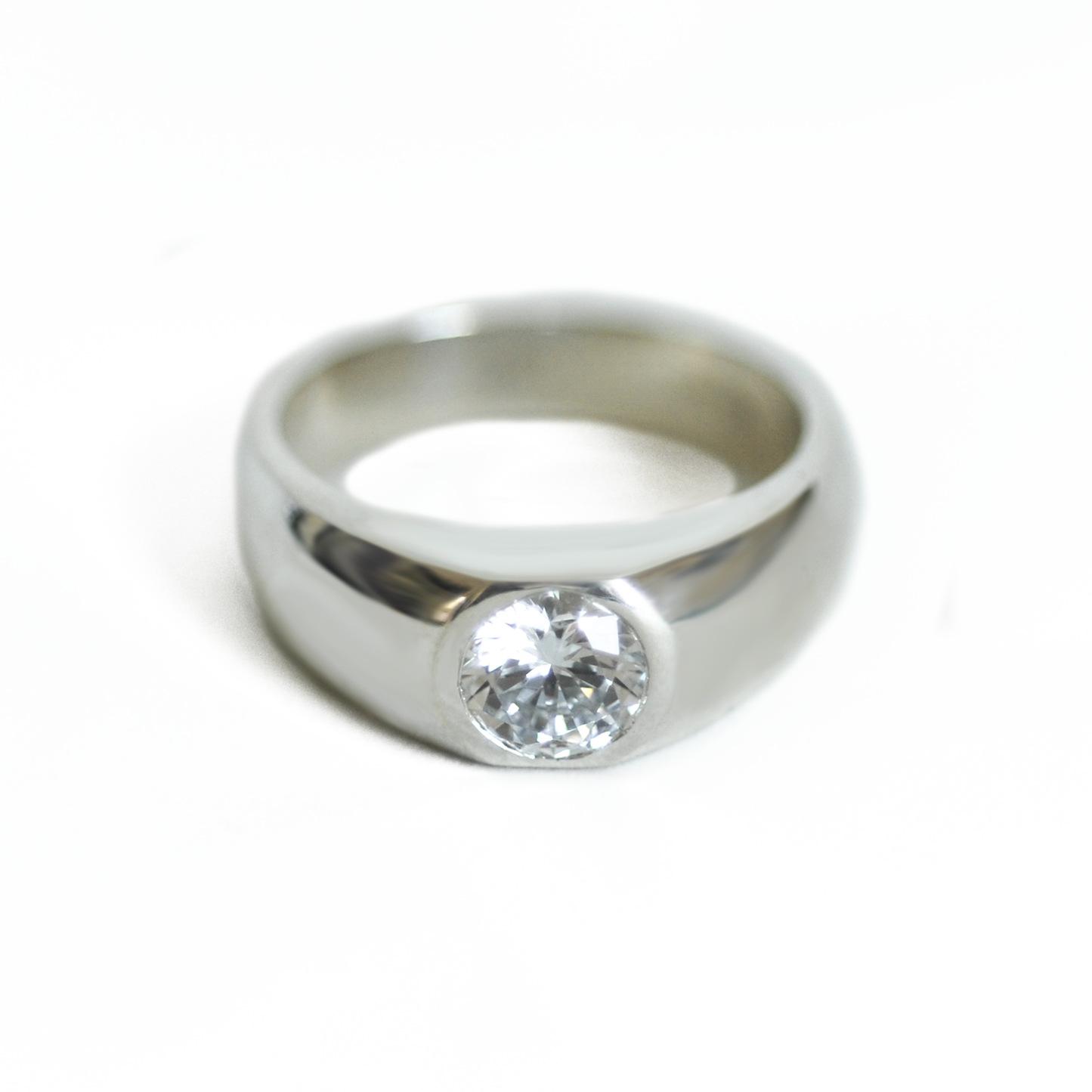 Round Brilliant Diamond Signet Ring